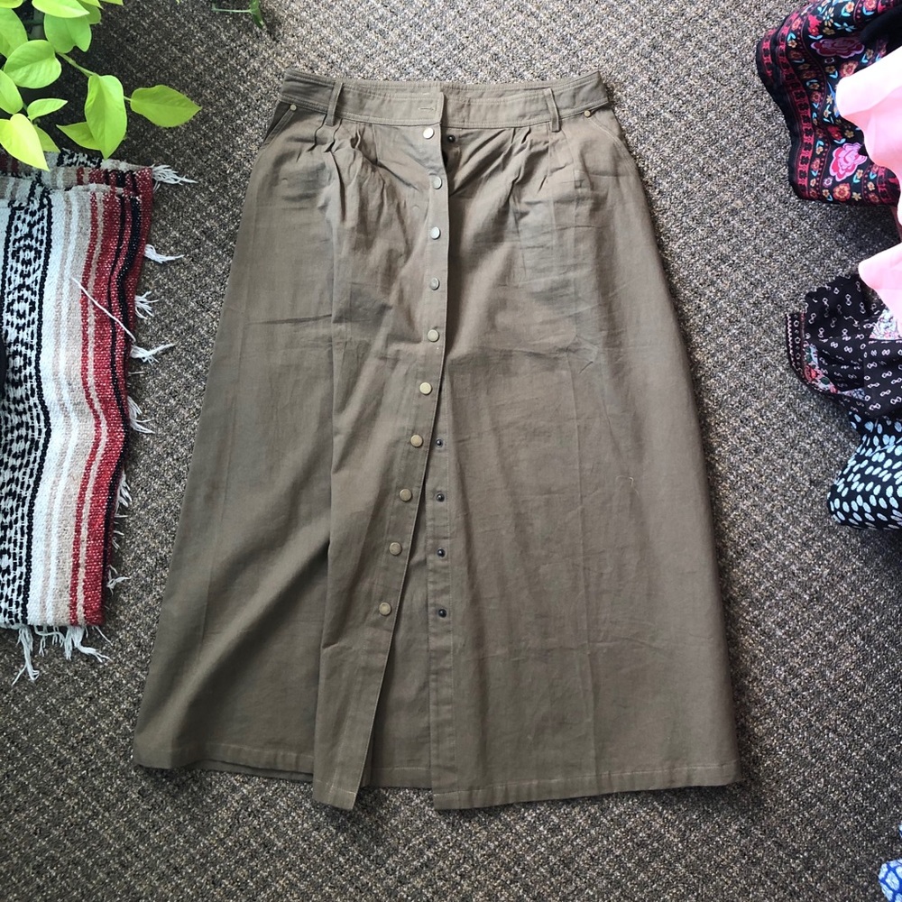Fall maxi skirt! Button front. NEVER WORN